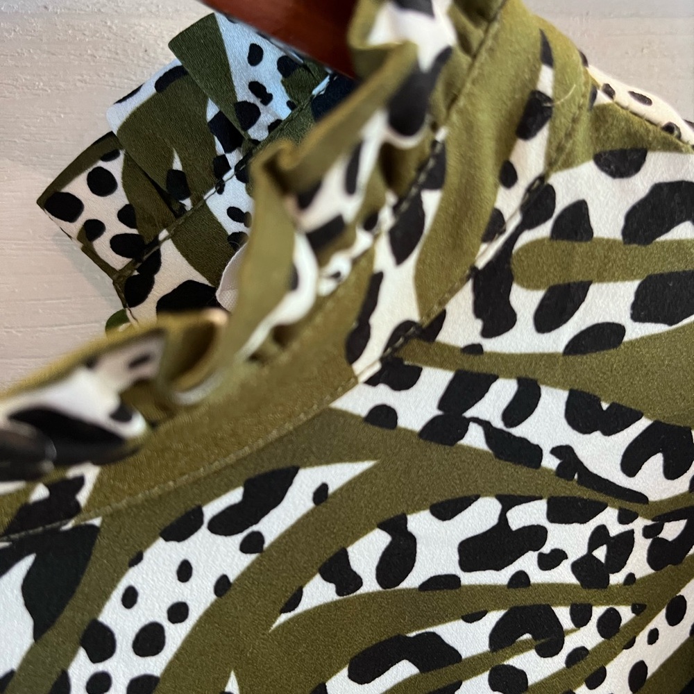 THML Green Zebra Romper Size XS - Picture 4 of 8